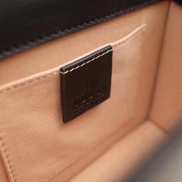 GUCCI スーパーコピー グッチ 〔シルヴィ〕 レザー ミニ チェーンバッグ 431666 CVLEG 8638