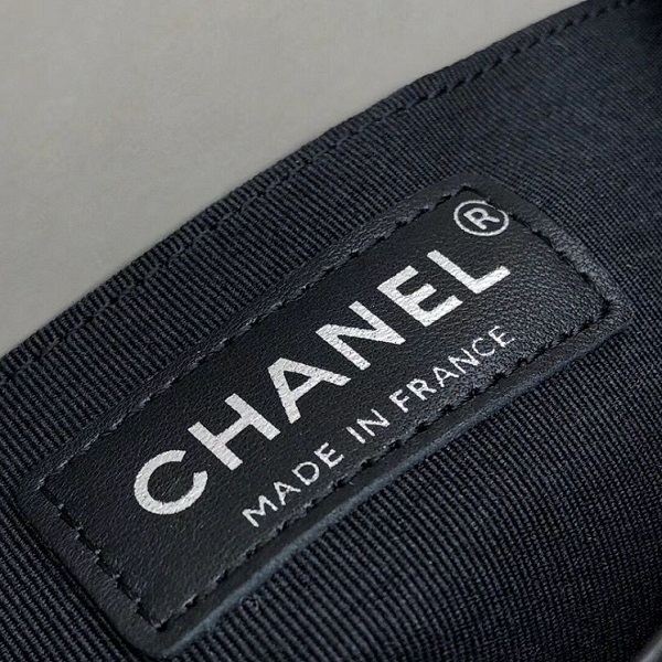 シャネル スーパーコピー 19SS CHANEL BOY スモール ハンドバッグ A67085 Y09953 94305
