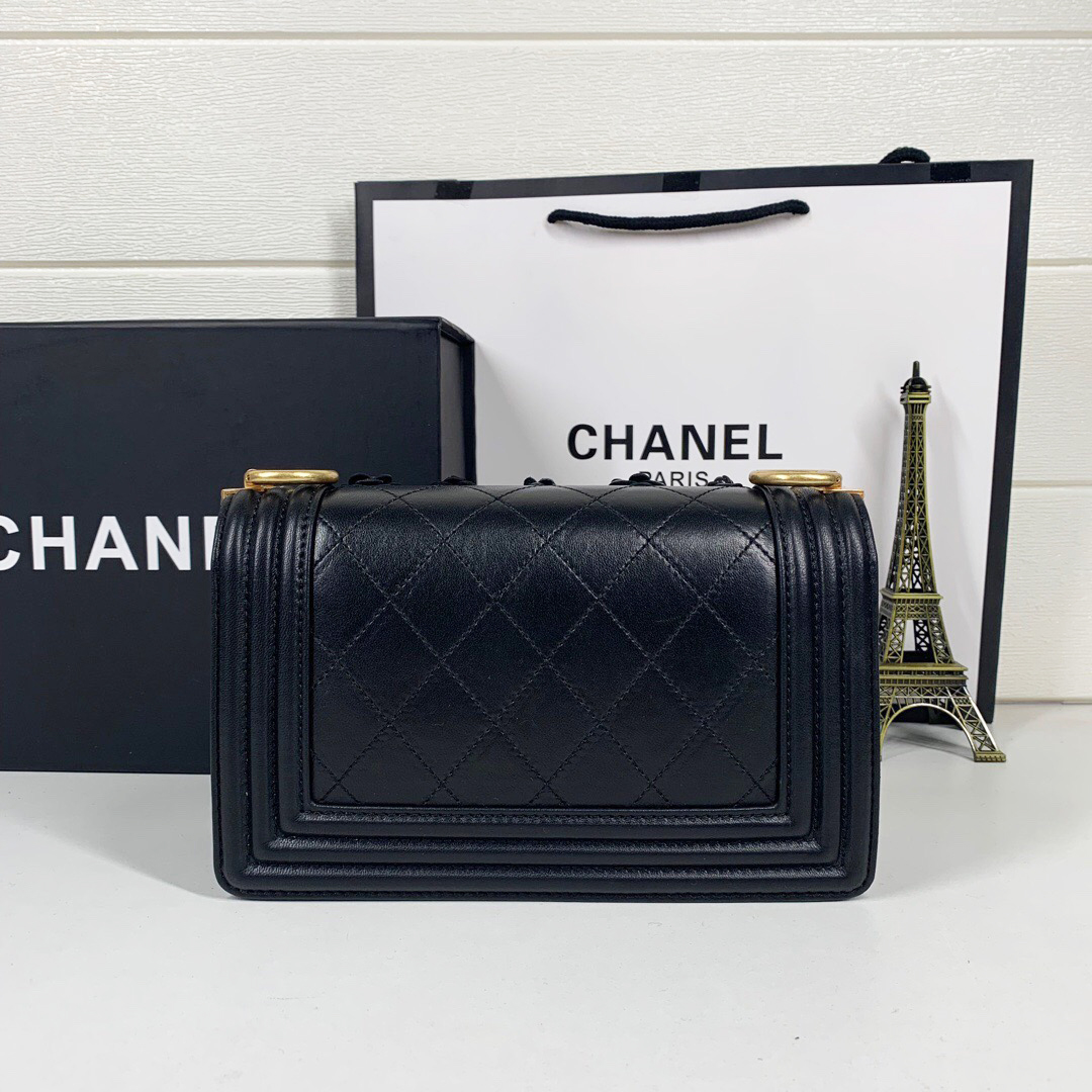 シャネル スーパーコピー 19SS CHANEL BOY スモール ハンドバッグ A67085 B00231 94305