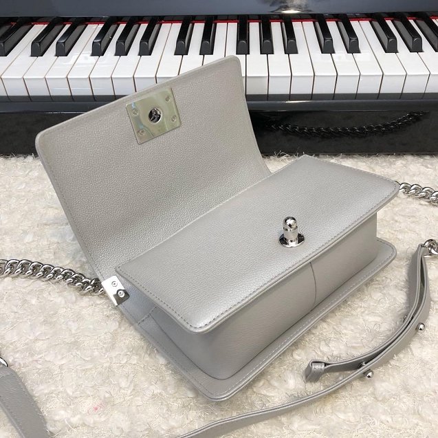シャネル スーパーコピー 19SS CHANEL BOY スモール ハンドバッグ A67085 B00125 45002