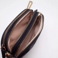 GUCCI スーパーコピー グッチ GGマーモント ミニ チェーンバッグ 546581 DTDCT 1000