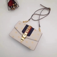 グッチ スーパーコピー 19クルーズ〔シルヴィ〕ビー&星スモール ショルダーバッグ GUCCI 524405 DJ2RG 8963