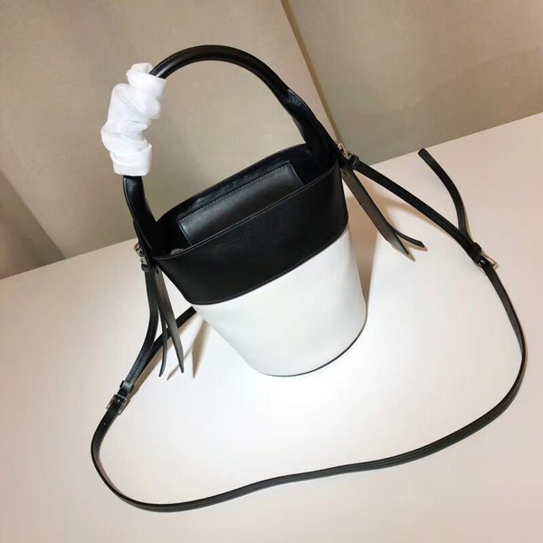 PRADA スーパーコピー ウーヴェルチュール レザーバケットバッグ1BE015_2AIX_F0964_V_OWH