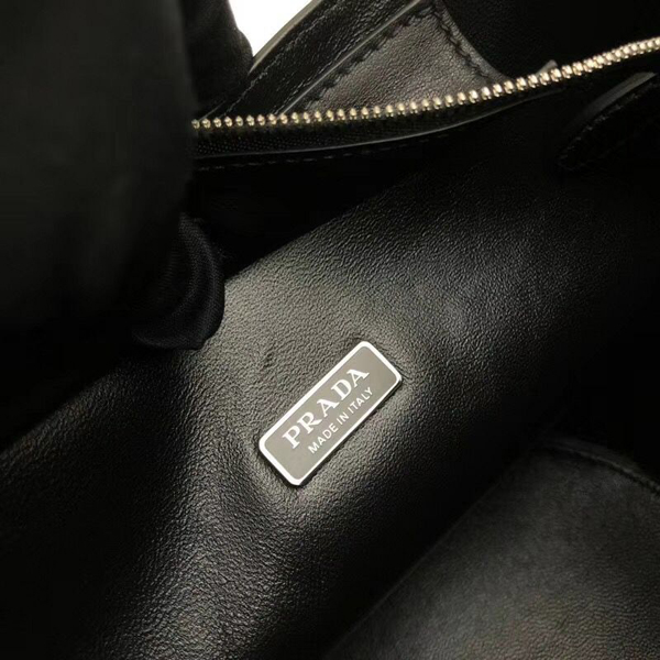 PRADA スーパーコピー ウーヴェルチュール レザーバケットバッグ1BE015_2AIX_F0964_V_OWH