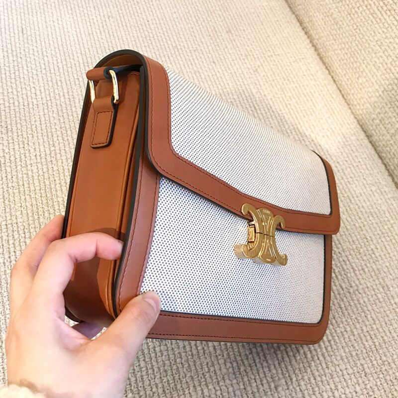 セリーヌ スーパーコピー CELINE 19SS ラージ トリオンフバッグ 188872BGI.04LV