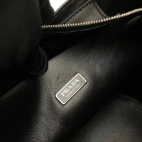 PRADA スーパーコピー ウーヴェルチュール レザーバケットバッグ1BE015_2AIX_F0964_V_OWH