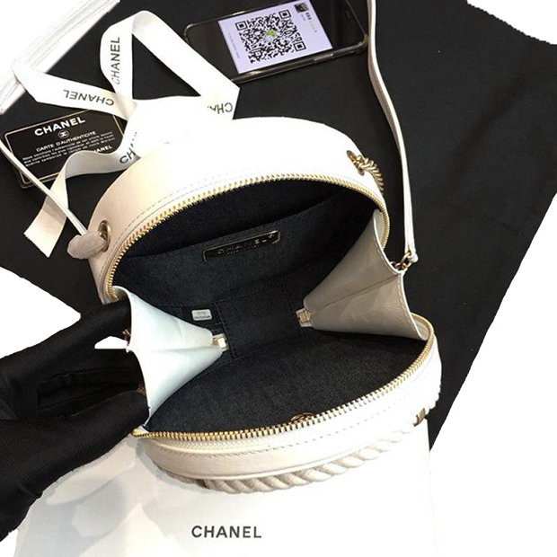 CHANEL スーパーコピー 19SS シャネル カーフスキン ラウンド バッグ AS0075 Y84100 10601