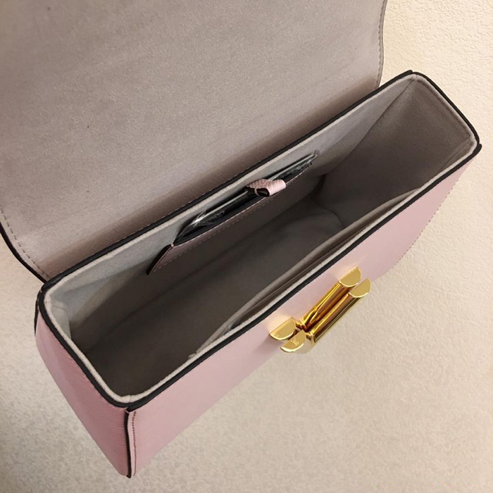 Louis Vuitton スーパーコピー 19SS ルイヴィトン ツイスト MM エピ·レザー ショルダーバッグ M53851