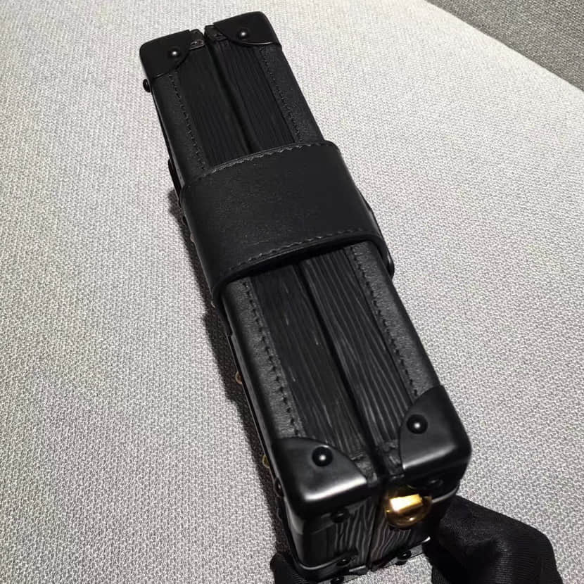 Louis Vuitton スーパーコピー ルイヴィトン ミニショルダーバッグ プティット·マル M54650