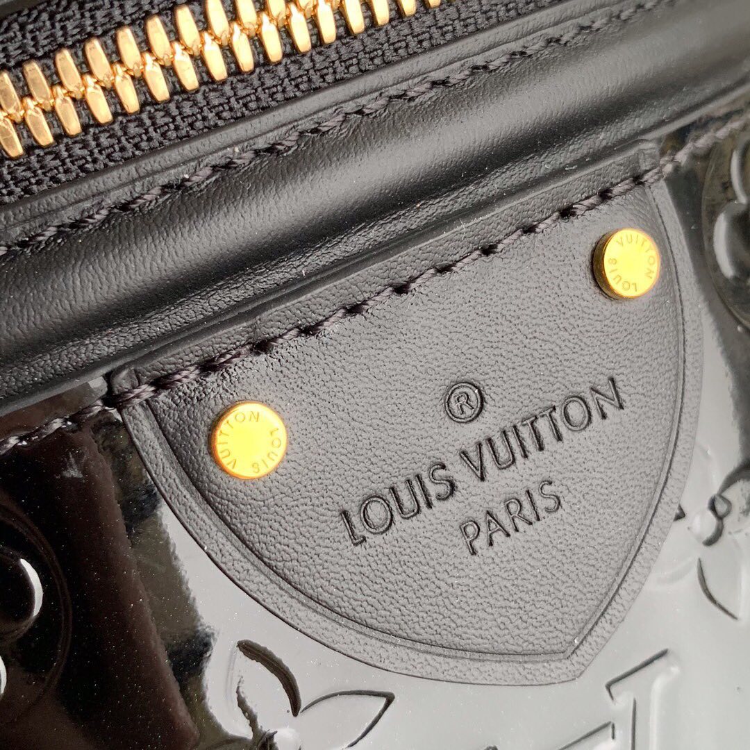 Louis Vuitton スーパーコピー モノグラム·ヴェルニ ルイ ヴィトン カンヌ PM M53997