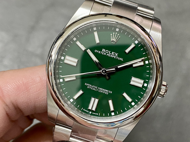 【ROLEX】ロレックス スーパーコピー オイスターパーペチュアル 124300 グリーン 41MM【CLEAN工場出品】