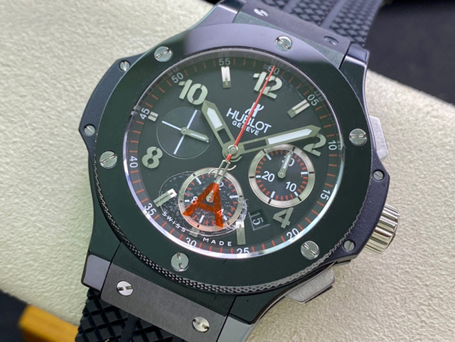 【HB工場出品】ウブロ スーパーコピー HUBLOT ビッグ バン ブラック マジック 301.CX.130.RX ブラック 44mm