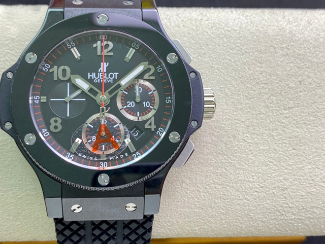 【HB工場出品】ウブロ スーパーコピー HUBLOT ビッグ バン ブラック マジック 301.CX.130.RX ブラック 44mm