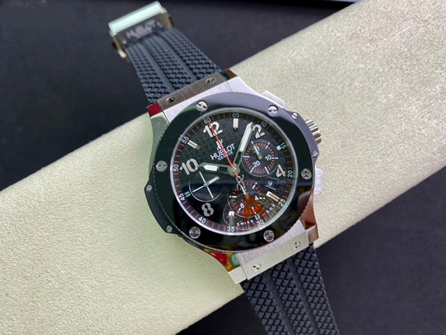 【HB工場出品】ウブロ スーパーコピー HUBLOT ビッグバン 301.SB.131.RX ブラック 44mm