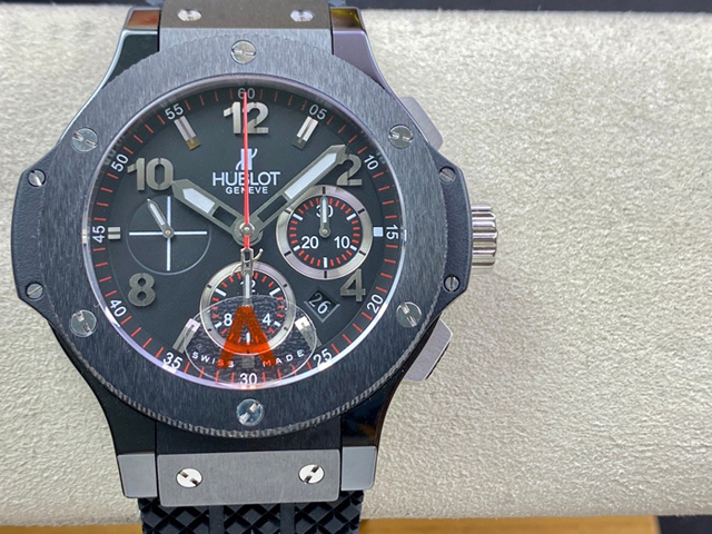【HB工場出品】ウブロ スーパーコピー HUBLOT ビッグバン ブラックマジック 301.CX.130.RX 44mm