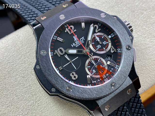 【HB工場出品】ウブロ スーパーコピー HUBLOT ビッグバン ブラックマジック 301.CX.130.RX 44mm