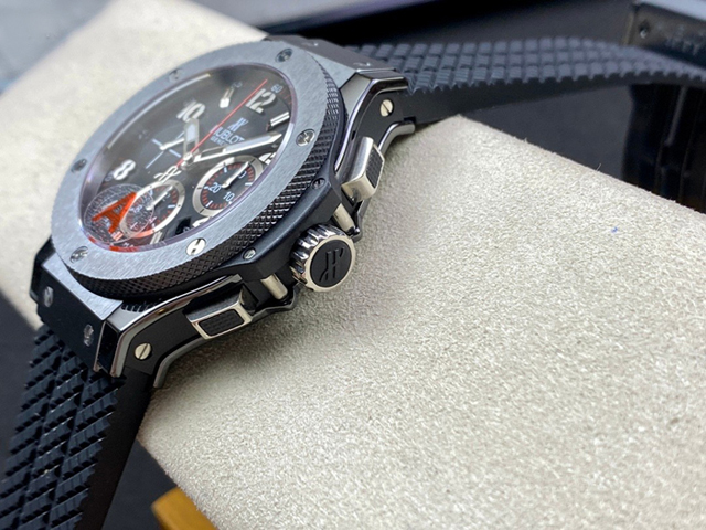 【HB工場出品】ウブロ スーパーコピー HUBLOT ビッグバン ブラックマジック 301.CX.130.RX 44mm