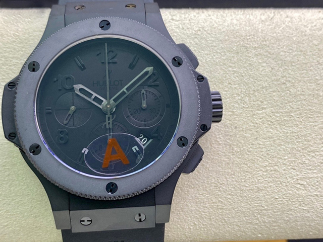 【HB工場出品】ウブロ スーパーコピー HUBLOT ビッグバン アイスバン 301.CT.130.RX ブラック 44mm