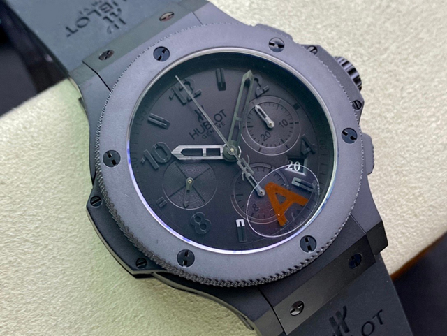 【HB工場出品】ウブロ スーパーコピー HUBLOT ビッグバン アイスバン 301.CT.130.RX ブラック 44mm