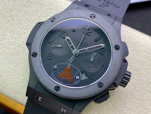【HB工場出品】ウブロ スーパーコピー HUBLOT ビッグバン アイスバン 301.CT.130.RX ブラック 44mm