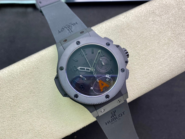 【HB工場出品】ウブロ スーパーコピー HUBLOT ビッグバン アイスバン 301.CT.130.RX ブラック 44mm