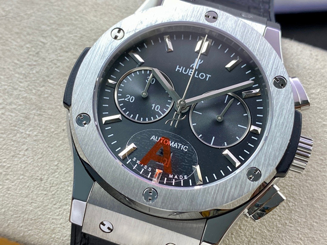 【HB工場出品】ウブロ スーパーコピー HUBLOT クラシックフュージョン チタニウム クロノグラフ 521.NX.1171.LR  ブラック 45MM