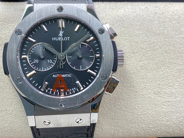 【HB工場出品】ウブロ スーパーコピー HUBLOT クラシックフュージョン チタニウム クロノグラフ 521.NX.1171.LR  ブラック 45MM