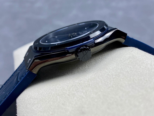 【HB工場出品】ウブロ スーパーコピー HUBLOT クラシックフュージョン セラミック 542.CM.7170.LR ブルー 42mm