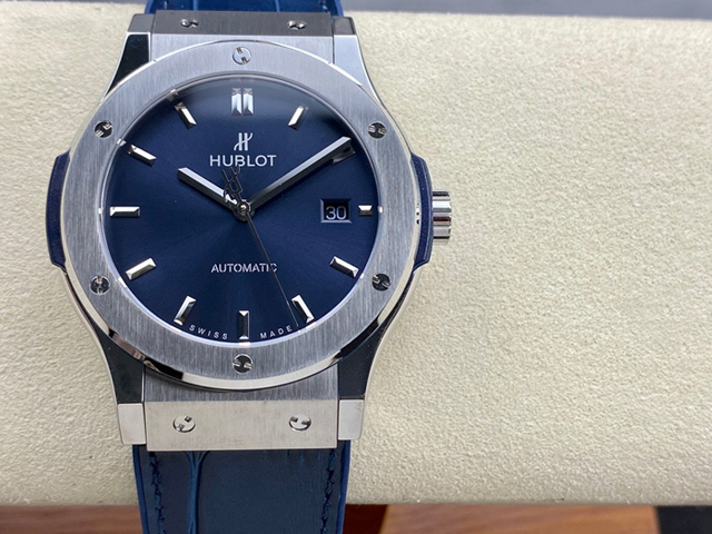 【HB工場出品】ウブロ スーパーコピー HUBLOT クラシックフュージョン チタニウム 542.NX.7170.LR ブルー 42mm