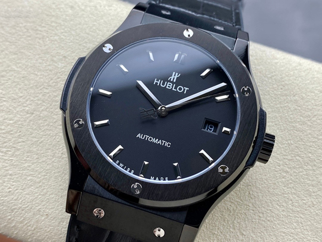 【HB工場出品】ウブロ スーパーコピー HUBLOT クラシックフュージョン セラミック 542.CM.7170.LR ブラック 42mm
