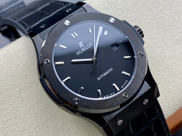 【HB工場出品】ウブロ スーパーコピー HUBLOT クラシックフュージョン セラミック 542.CM.7170.LR ブラック 42mm
