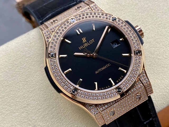 【HB工場出品】ウブロ スーパーコピー HUBLOT クラシックフュージョン ダイヤモンド 542.OX.1181.LR.1704 ブラック 42mm