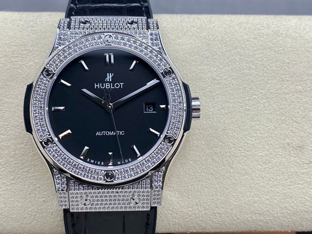 【HB工場出品】ウブロ スーパーコピー HUBLOT クラシックフュージョン ダイヤモンド 542.NX.1171.LR.1704 ブラック  42mm