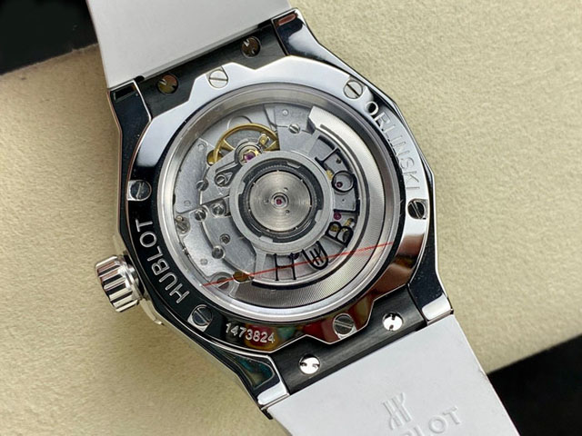 【HB工場出品】ウブロ スーパーコピー HUBLOT クラシック フュージョン オーリンスキー 550.NS.2200.RW.ORL20 ホワイト 40MM 