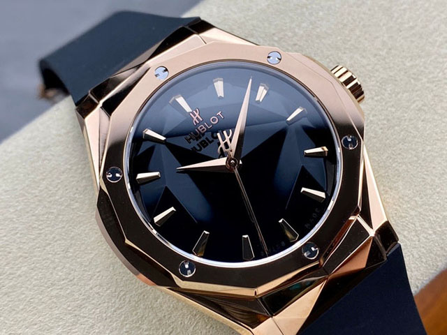 【HB工場出品】ウブロ スーパーコピー HUBLOT クラシック フュージョン オーリンスキー 550.OS.1800.RX.ORL19 ブラック 40MM 