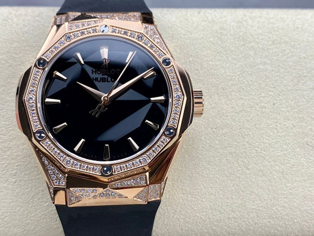 【HB工場出品】ウブロ スーパーコピー HUBLOT クラシック フュージョン オーリンスキー 550.OS.1800.RX.1804.ORL19 ブラック 40MM 