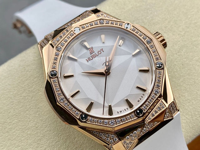 【HB工場出品】ウブロ スーパーコピー HUBLOT クラシック フュージョン オーリンスキー 550.OS.2200.RW.1804.ORL20 ホワイト 40MM 