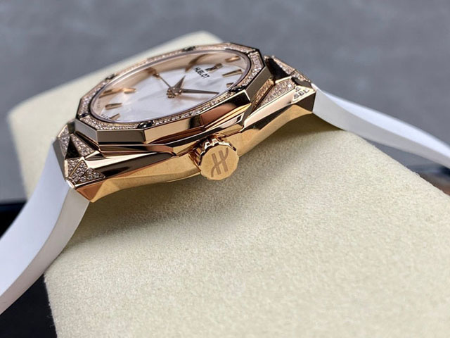 【HB工場出品】ウブロ スーパーコピー HUBLOT クラシック フュージョン オーリンスキー 550.OS.2200.RW.1804.ORL20 ホワイト 40MM 