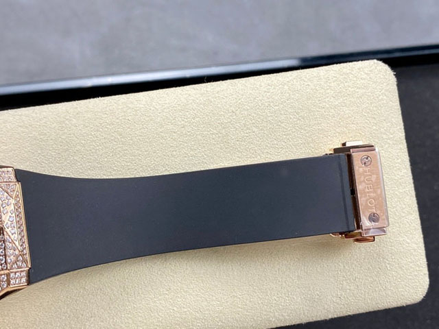 【HB工場出品】ウブロ スーパーコピー HUBLOT クラシック フュージョン オーリンスキー 550.OS.1800.RX.1604.ORL19 ブラック 40MM 