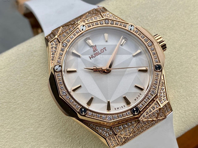 【HB工場出品】ウブロ スーパーコピー HUBLOT クラシック フュージョン オーリンスキー 550.OS.2200.RW.1604.ORL20 ホワイト 40MM 