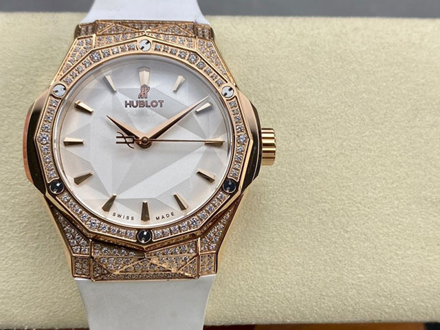 【HB工場出品】ウブロ スーパーコピー HUBLOT クラシック フュージョン オーリンスキー 550.OS.2200.RW.1604.ORL20 ホワイト 40MM 