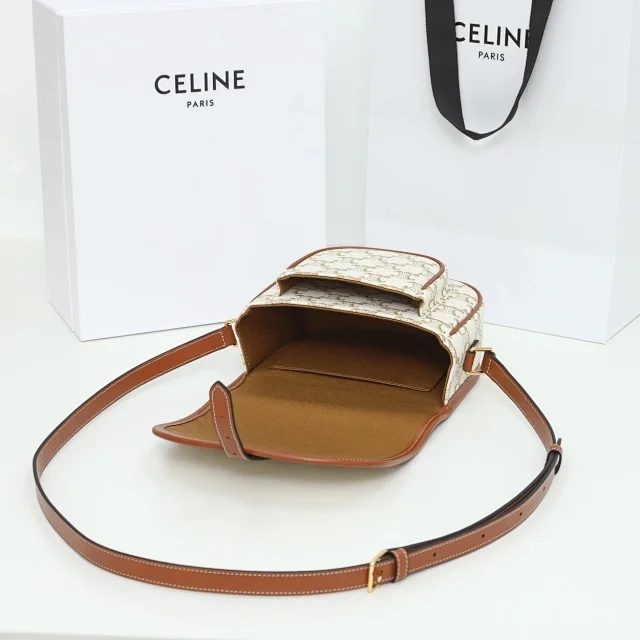【CELINE】セリーヌ スーパーコピー トリオンフ キャンバス ミディアム フォルコ バッグ ホワイト（191502BZJ.01BC）