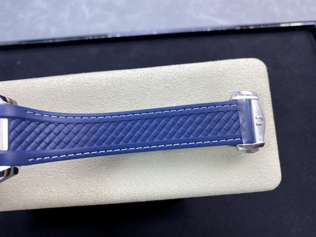 【OMEGA 】オメガ スーパーコピー シーマスターコーアクシャル アクアテラ マスタークロノメーター 220.12.43.22.03.001 【VS工場出品】