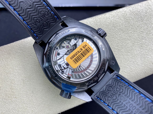 【OMEGA 】オメガ スーパーコピー シーマスター プラネットオーシャン マスタークロノメーターGMT ディープブラック 215.92.46.22.01.002【VS工場出品】