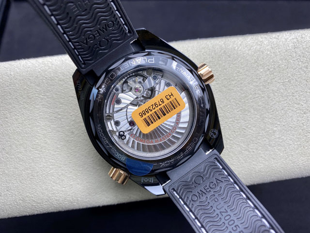 【OMEGA 】オメガ スーパーコピー シーマスター プラネットオーシャン 600M コーアクシャル マスター クロノメーター GMT 215.63.46.22.01.001【VS工場出品】