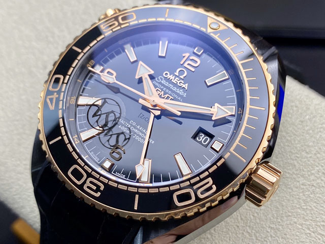 【OMEGA 】オメガ スーパーコピー シーマスター プラネットオーシャン 600M コーアクシャル マスター クロノメーター GMT 215.63.46.22.01.001【VS工場出品】