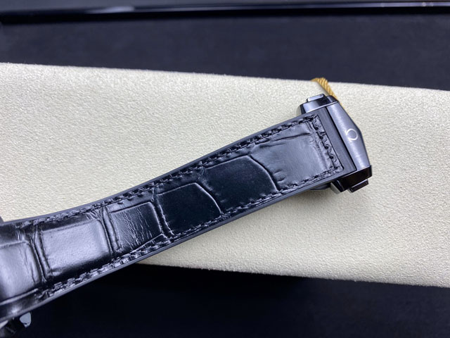 【OMEGA 】オメガ スーパーコピー シーマスター プラネットオーシャン 600M コーアクシャル マスター クロノメーター GMT 215.63.46.22.01.001【VS工場出品】