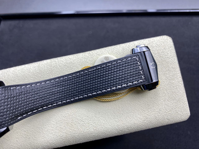 【OMEGA 】オメガ スーパーコピー シーマスター プラネットオーシャン マスタークロノメーターGMT ディープブラック 215.92.46.22.01.001【VS工場出品】