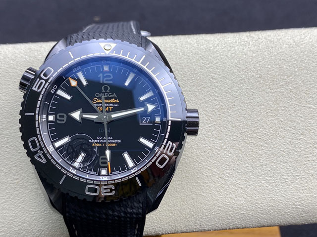 【OMEGA 】オメガ スーパーコピー シーマスター プラネットオーシャン マスタークロノメーターGMT ディープブラック 215.92.46.22.01.001【VS工場出品】