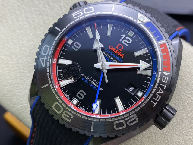 【OMEGA 】オメガ スーパーコピー シーマスター プラネットオーシャン クロノメーターGMT ETNZディープブラック 215.92.46.22.01.004【VS工場出品】